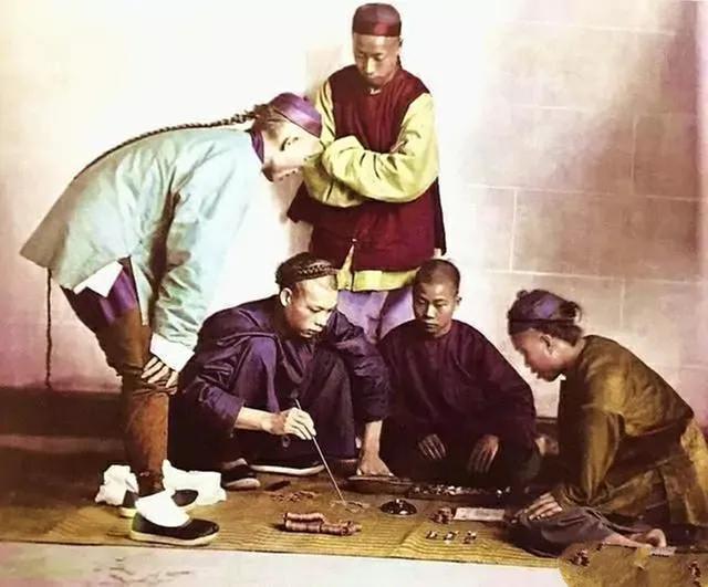 男身|清代一桩奇案,祠堂连发命案,十九男身死,县令洒泪问斩三姐妹