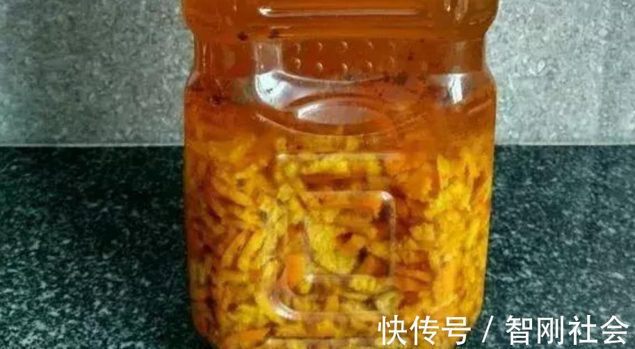 家里的橘子皮不要扔，用它养花有3种“妙用”，让植物叶绿花多！