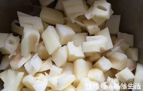辣炒藕丁|这道家常下饭菜，8分钟就搞定，眼下正适合吃，老少皆宜