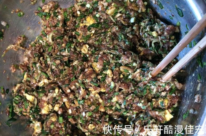 全家|吃上就忘不掉的韭菜馅饼，一包一烙，轻轻松松就做好，全家都爱吃