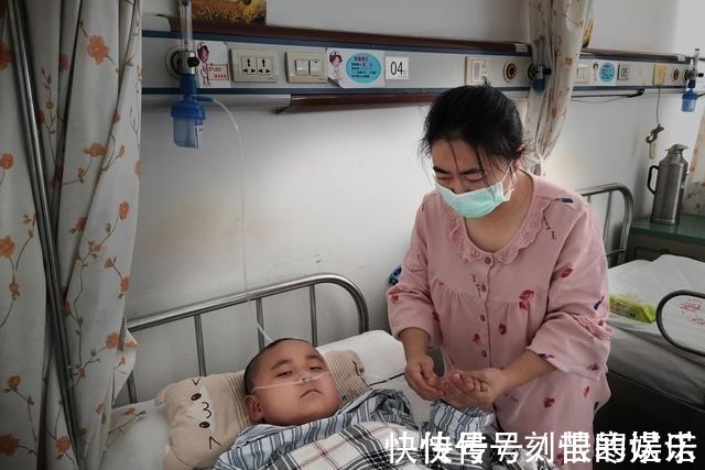 妈妈|姥姥为救外孙放弃治疗离世,谁料孩子父亲却避而不见:与我无关