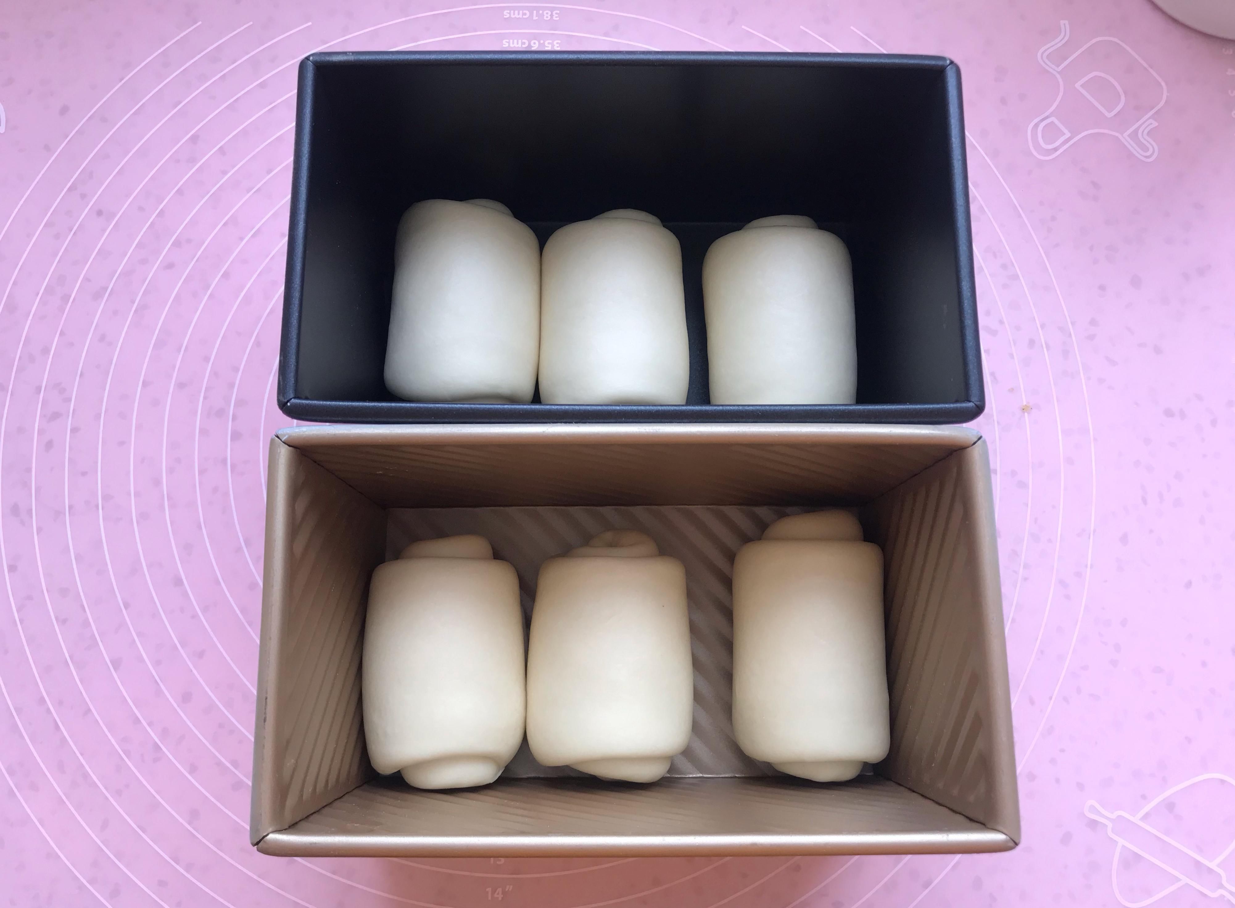 想吃面包不用买,学会1次发酵的手撕吐司,一次做两个也不费事了