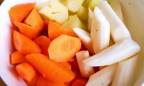 润肺去燥|秋季,有钱没钱常喝这汤,鲜美营养,润肺去燥,应季而食安稳度秋