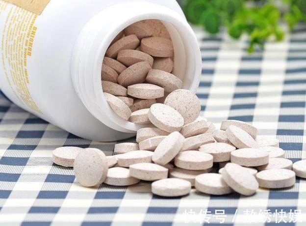 土壤贫瘠、结块，该怎么改善用上这“2种药”，养花没压力