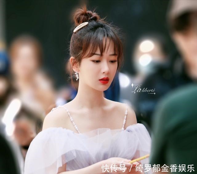 娜扎|杨紫新综艺路透曝光,仙女风和民国风任意切换,却意外撞衫娜扎!