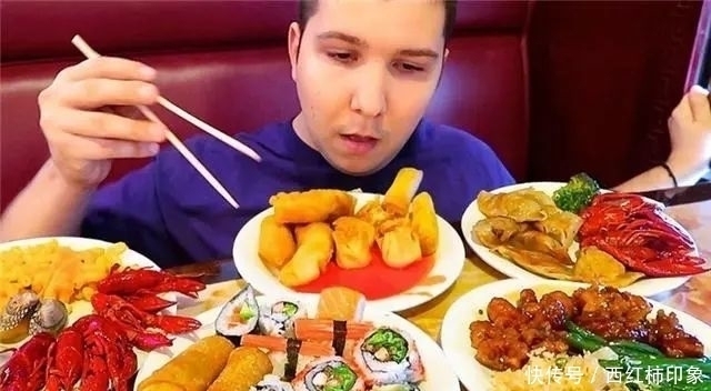 回国|英国小伙来中国,回国后跟朋友哭诉不要信中国人的“美食”