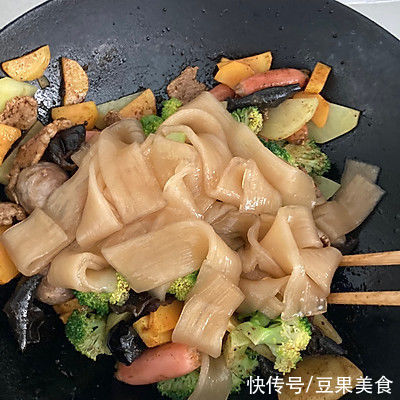 吃了这碗不辣的麻辣香锅，一口下肚感觉超暖