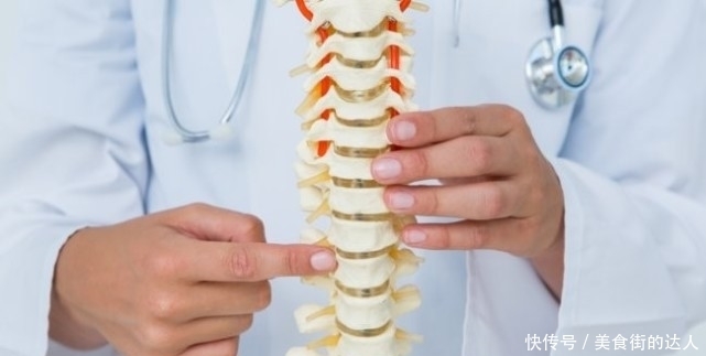 3位院士聲明：骨質疏松的患者，堅持飯后3件事，骨骼硬如磐石