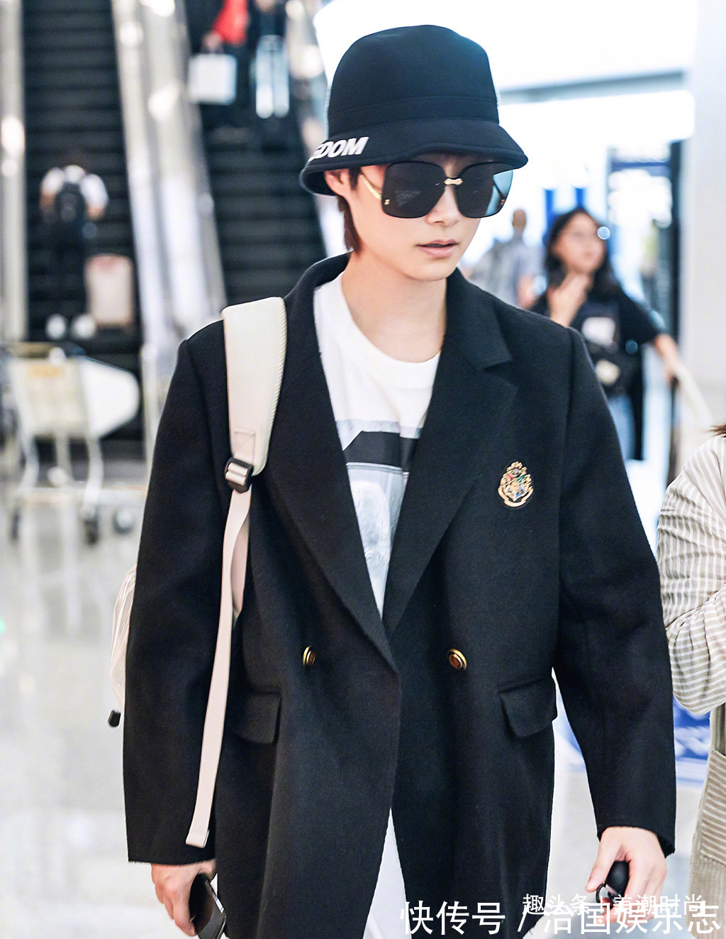 星范|明星必备入秋三大单品,你都买了吗分分钟凹出星范,赚足回头率