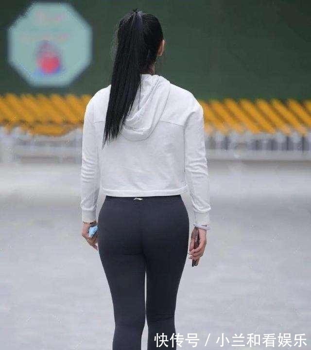 搭配 优雅多姿的打底裤美女,搭配风格要追求别具一格,身材火辣