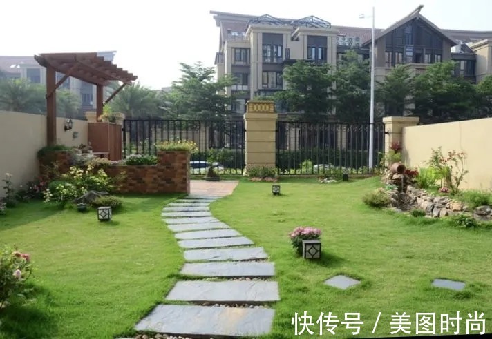 三角梅|120㎡别墅花园改造,经过三年的努力,小院从荒地到花开满园