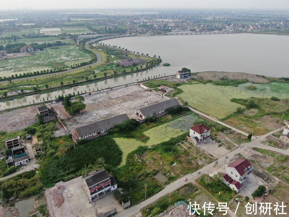 彩平|陶仓艺术中心/裸筑更新