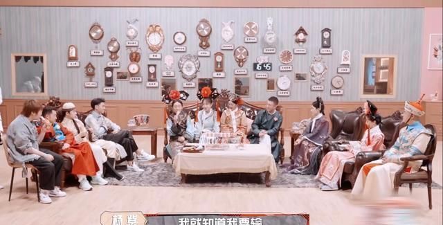 那英脚踢杨紫,称杨紫是假单纯、心眼多,杨紫看到那英眼神都害怕