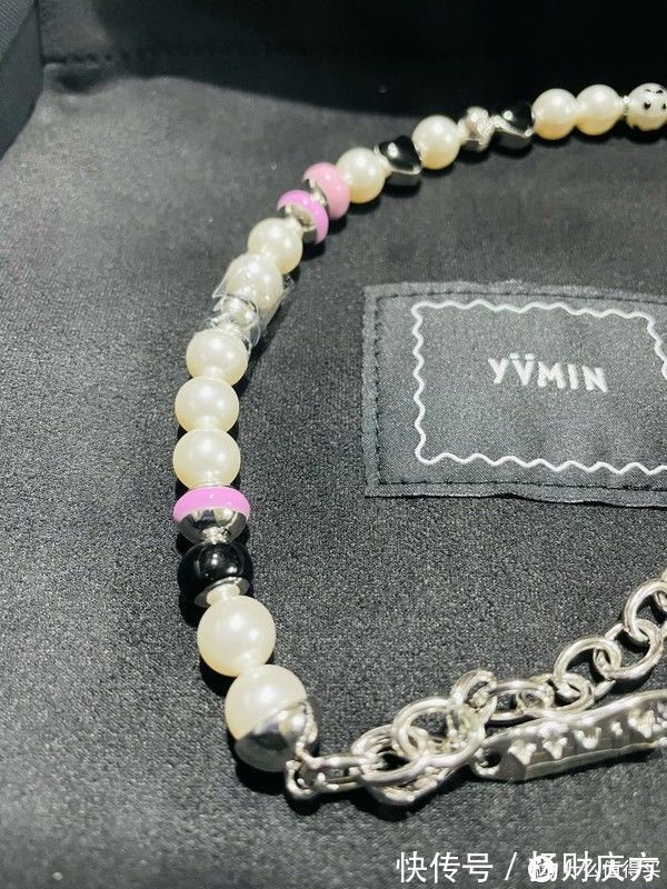 女神@别忘了11.11是光棍节!拒绝直男礼物,教你用一条项链搞定女神!