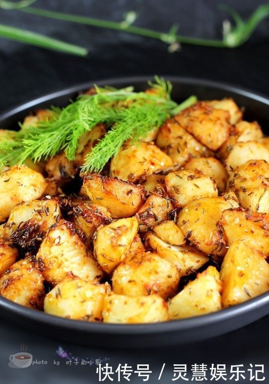 自制麻辣红|土豆从小吃到大，如此做法太好吃，拌2种香料，比肉还香