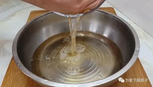 半斤红枣,1斤糯米,蒸一蒸包一包,比粽子还好吃,个个香糯不粘牙