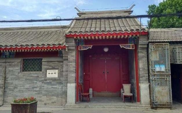 中薪|洪晃：在和陈凯歌结婚之前，她住胡同、出国、拿高薪，活得好洒脱