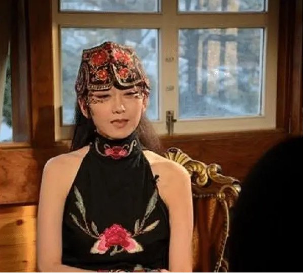 摘下|她是《射雕英雄传》中梅超风,10年不摘帽子,摘下令人感慨颇多