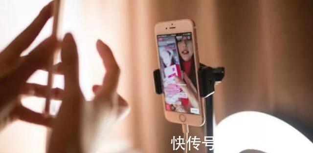 聊天记录|「突围双十一」别再发朋友圈广告了！你还可以……