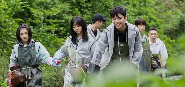 《向往的生活5》官宣定档，除了四位常驻外，还有“顶流”界的他