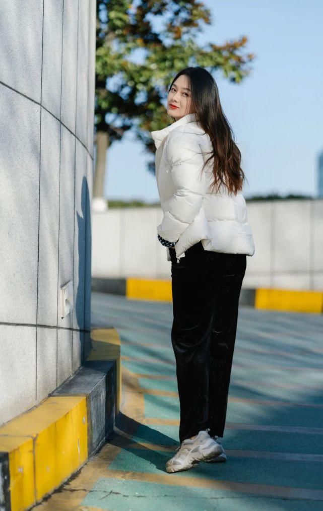 新年超流行的几件厚外套,这么穿才够出彩 !