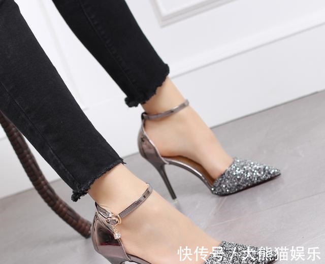 凉鞋 看脚的时代,选一双精致性感凉鞋最关键,走到哪都是你的主场!