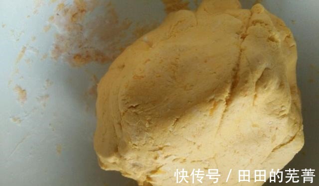 煲汤|南瓜还在煲汤喝吗南瓜和糯米一起炸,甘甜醇香,让人沉醉其中!