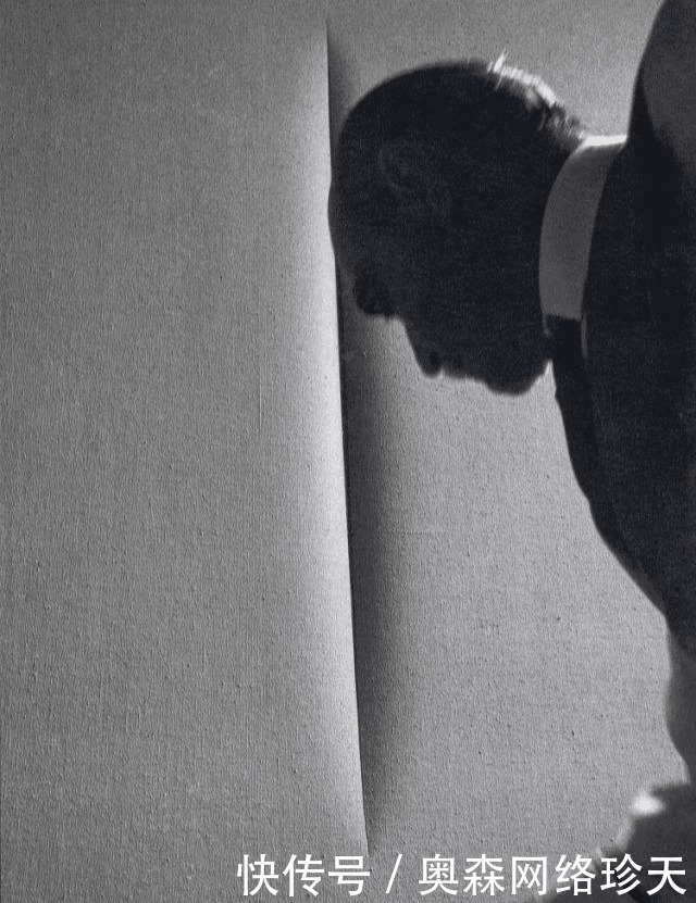 艺术|一刀封神!他在油画布上割了一刀,便成绘画大师,一幅画卖1