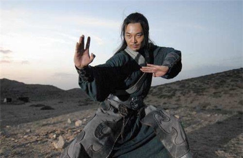 梁山集团|梁山好汉大多不得善终,宋江也被毒杀,为何此人能成二品大员?