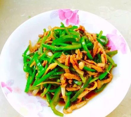 不管炒啥肉，都不能直接下锅！用这4个技巧，不会粘锅，还更嫩滑