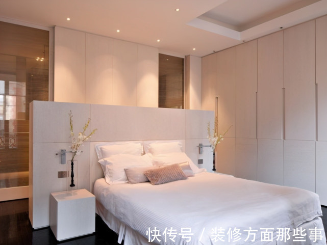 床头|90㎡床头紧靠半墙背景墙,将卧室一分为二,功能翻倍