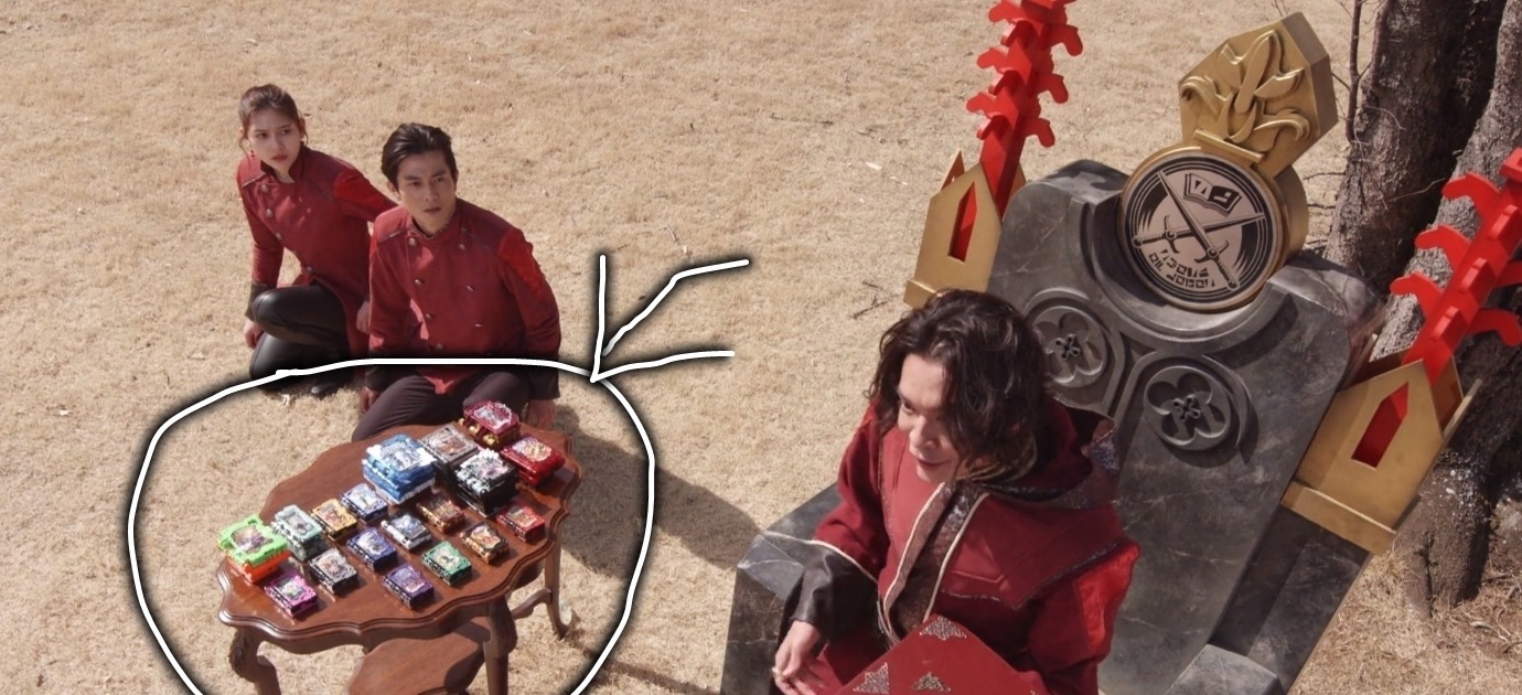 圣主|假面骑士圣刃:特效竟然也有Bug,烟剑和风双剑穿帮,书剑未分离