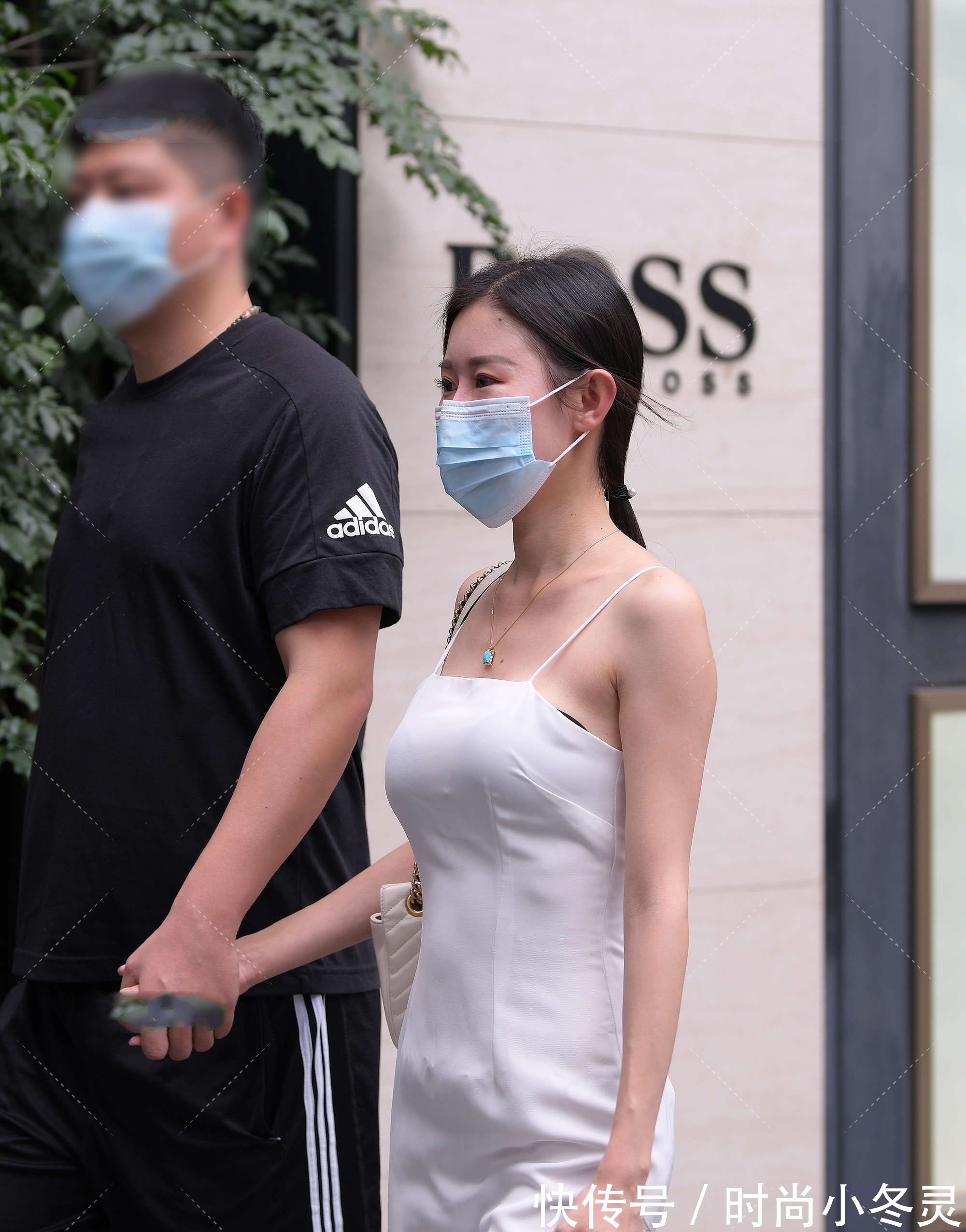 凸显|白色长款连衣裙高贵又纯洁,不仅显瘦还凸显气质