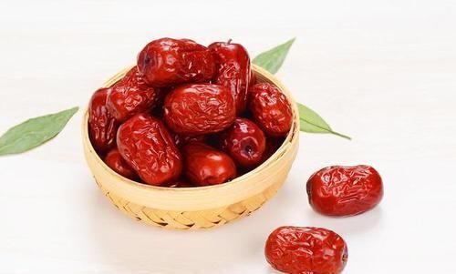 医生|胃癌多是“吃”出来的,医生提醒不想得胃病,三种食物要少吃