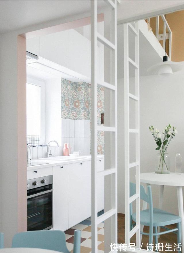 花墙|女孩的23㎡小公寓,卧室挑高释放室内空间,玄关花墙有个性,超美