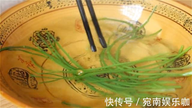 白菜|白菜浑身都是宝，教你秘制做法，不炒不炖，鲜嫩多汁，营养丰富