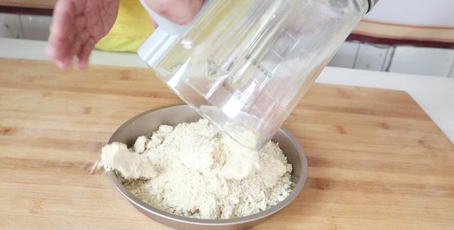 花生米还可以这样做，香酥暄软又多层，外面花钱学不到，太香了！