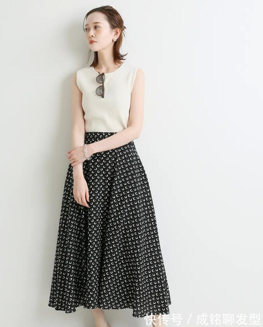 t恤|女人会不会打扮,从单品的搭配就能看出,高级感不是品牌而是气质