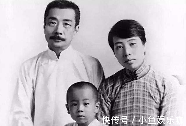 素书$郭沫若4字骂鲁迅,鲁迅加了1字回击,世人笑称:这便是郭沫若