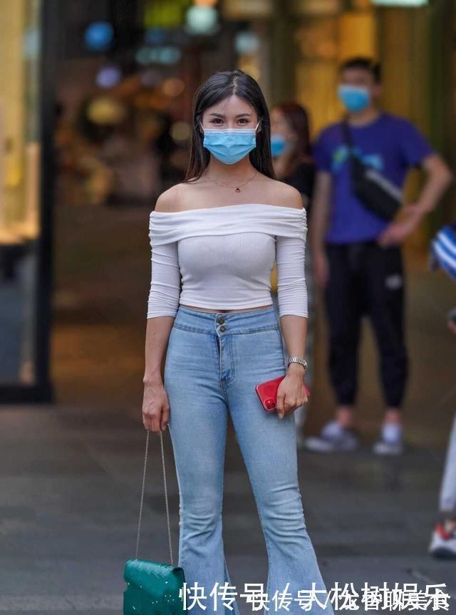 喇叭|白色优雅长袖搭配蓝色喇叭打底裤,实在是太多了,能穿的场合