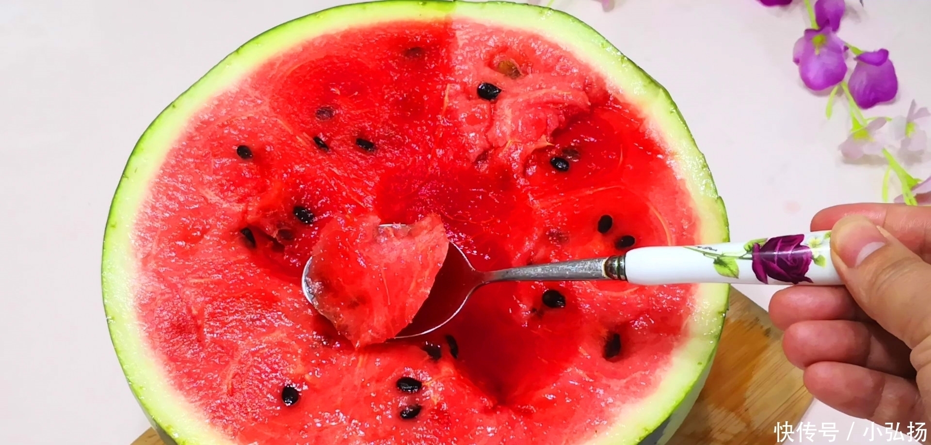西瓜|为什么吃西瓜不能用勺子挖着吃好多人不知道原因,下次得改改了