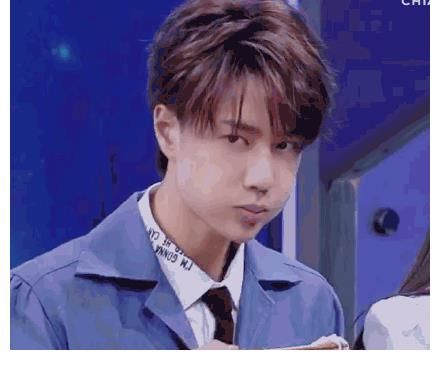 耶啵|吃货耶啵上线,王一博吃东西嘴里鼓鼓囊囊好像一只小松鼠!