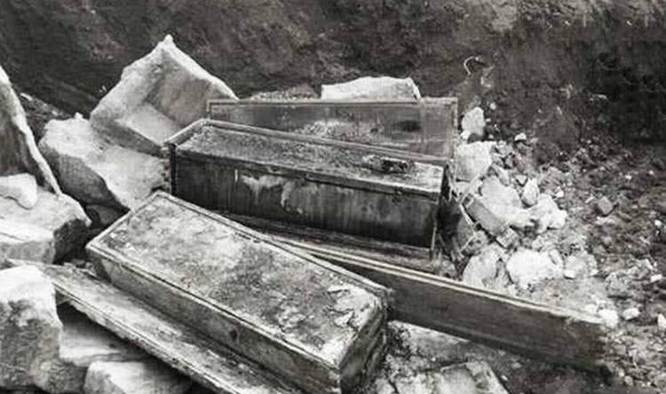 到底|李鸿章墓被打开后,愤怒的人们到底是如何处置随葬品的?专家直呼暴殄天物