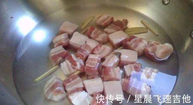 油亮亮|做红烧肉，炖前多做2步，出锅后色泽红亮，香而不腻，教您做法！