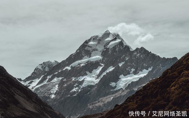 嘲笑|晚唐诗人的一首怀古诗,嘲笑秦始皇焚书,更深的绝望却在等着他