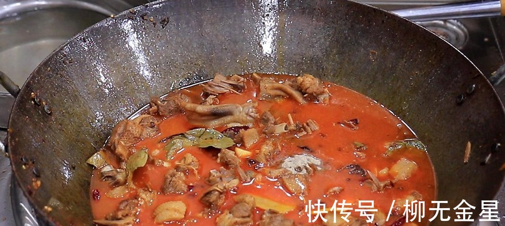 厨师长教你在家炖大鹅，一罐啤酒，一碗香料，鲜嫩脱骨，香辣入味！