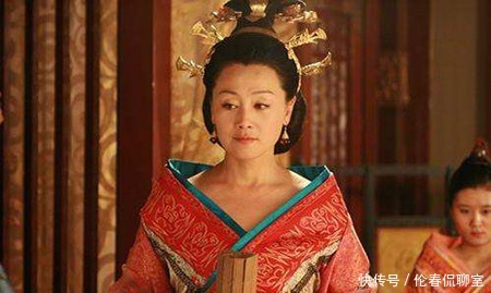 不凡|千金小姐见家中奴仆相貌不凡，竟背着父母嫁给他，1年后成为王后