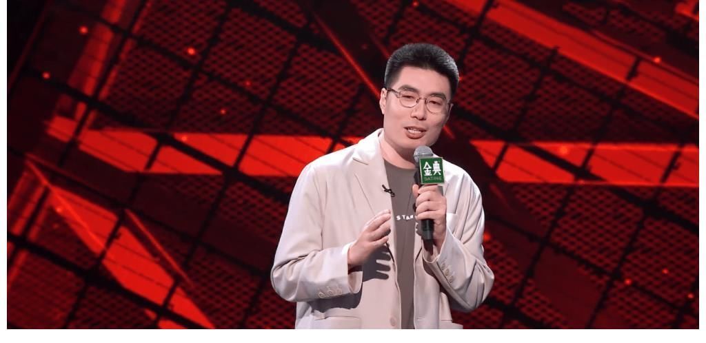 周奇墨不愧是“脱口秀天花板”，玩上“内部梗”之后，简直就是神