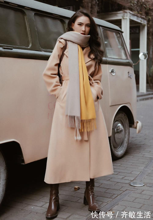 卡其色 过年穿大衣,别只会挑“大红色”!今年这3个流行色,洋气忒显嫩
