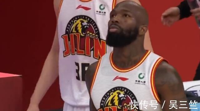 崔晋铭|31分惨败!CBA鱼腩21连败,被NO12打得没脾气,再输3场创造耻辱